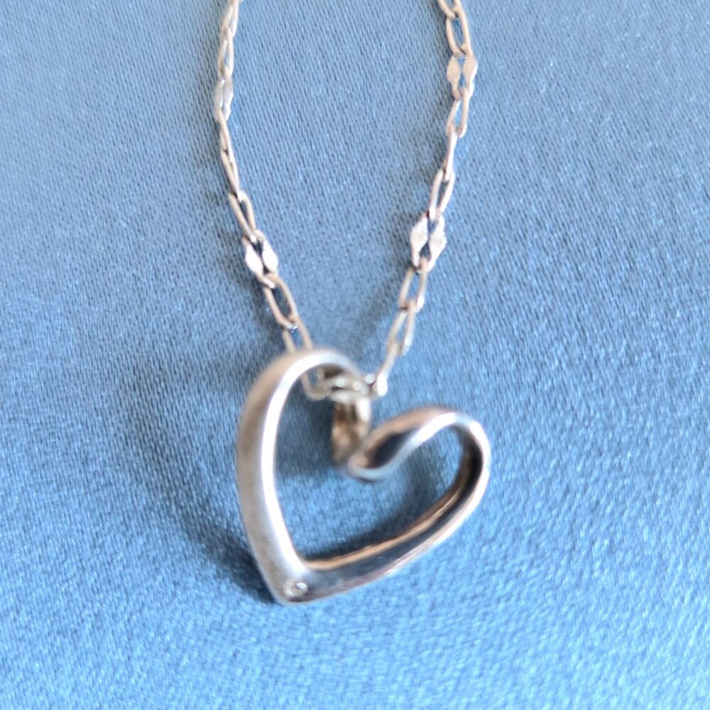 Sterling silver heart pendant - Picture 4 of 6